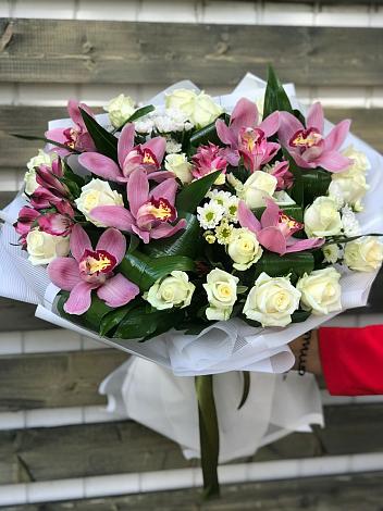 Букет цветов из: Розы и Хризантемы в Мге