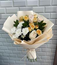 Букет цветочный вальс в Мге Букет цветов из:  Розы и Хризантемы в Мге