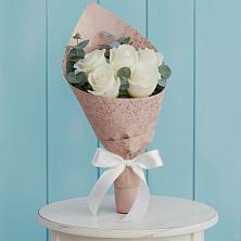Букет контраст в Мге Букет цветов из:  Розы в Мге
