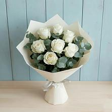 Букет Белые розы в Эвкалипте в Мге