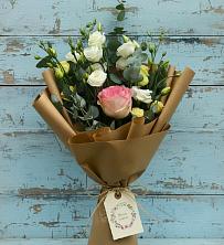 Букет нежный привет в Мге Букет цветов из:  Розы и Лизиантусы в Мге