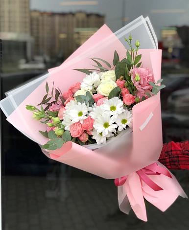 Букет цветов из: Розы, Лизиантусы и Хризантемы в Мге
