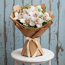Букет Белые орхидеи в Мге Букет цветов из:  Орхидеи и Розы в Мге